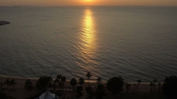 海洋上彩色日落的景象 度假的概念 — 图库视频影像