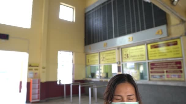 Mujer Viajero Asiático Usar Máscara Para Proteger Coronavirus — Vídeo de stock