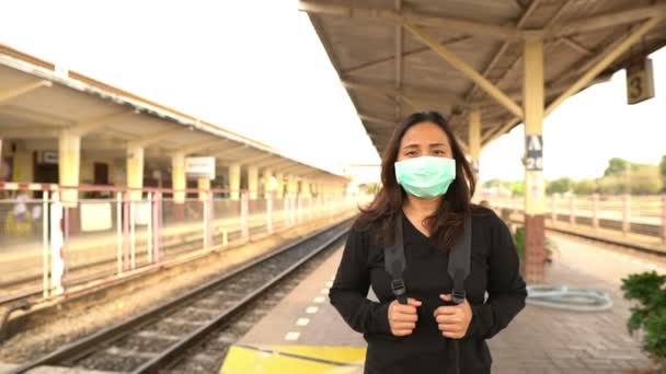 Asian Traveler Woman Wear Mask Protect Coronavirus — Stock Video