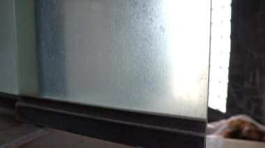 Eski evde öldürülen kadın cesedi, suç kavramı.