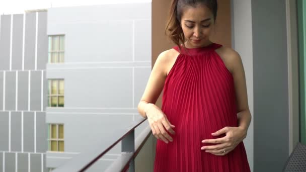 Asiatico Bella Donna Incinta Posa Sul Balcone Concetto Maternità — Video Stock