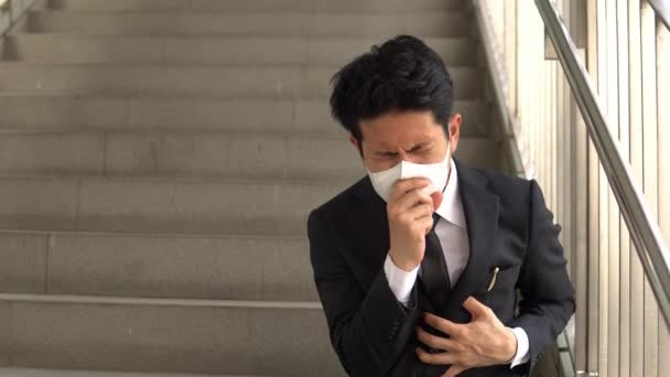Asiatique Homme Portant Masque Tout Toussant Dans Centre Affaires Concept — Video