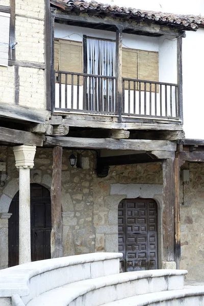 Cuacos de Yuste in Extremadura, Spain. Typical old town houses — Stock Photo, Image