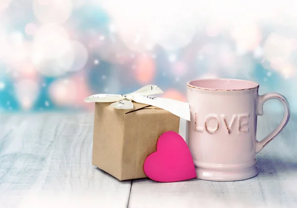 Día de San Valentín icono de fondo. Taza regalo caja corazón . — Foto de Stock