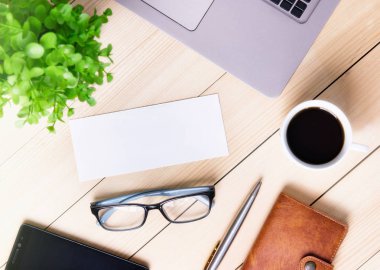 Çalışma alanı'nı office masaüstü boş beyaz kart şablonu.