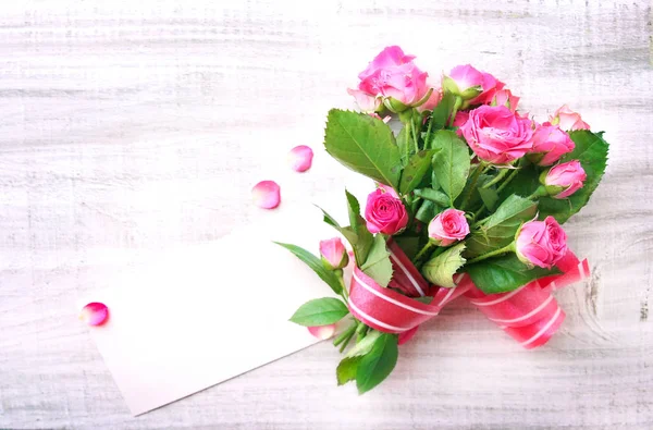 Mothers day.Flowers bouquet with blank. — Stock Photo, Image