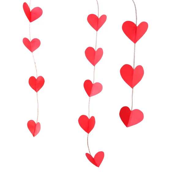 Rode ambachtelijke harten garland geïsoleerd. Moederdag Valentijn decor. — Stockfoto