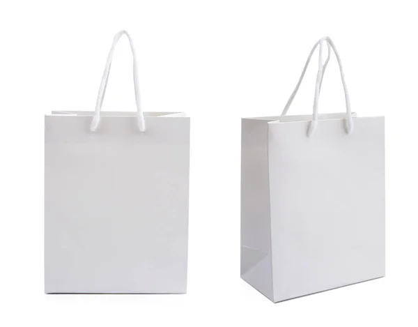 Biała torba papierowa izolowana na białym. — Zdjęcie stockowe