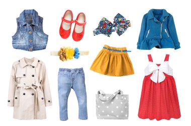 Parlak renkli bebek kıyafetleri beyazda izole edilmiş. Moda kızı kıyafetleri seti. Çocuk giysisinin bahar koleksiyonu..
