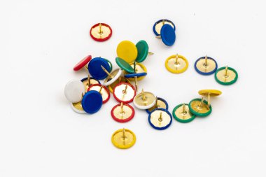 renkli iğne, raptiye, raptiye ve raptiye