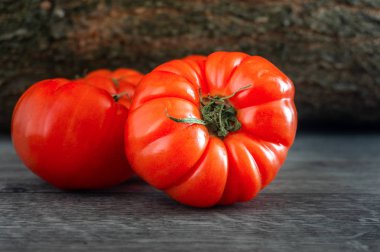 sarımsak, arpacık soğanı ve kırmızı domates