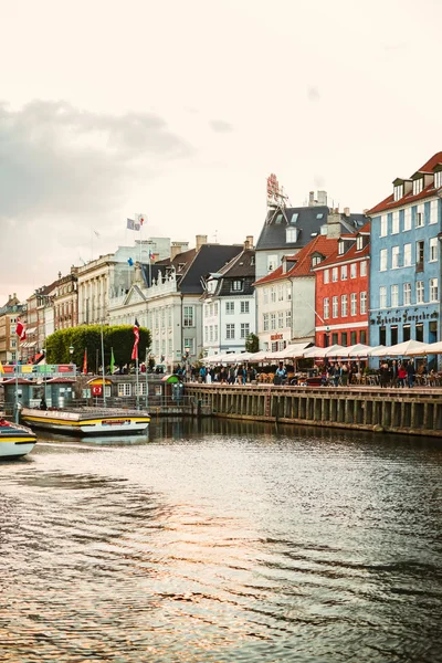 Kopenhagen Dänemark Nyhavn Ist Einer Der Bekanntesten Orte Kopenhagen Sommersonnenuntergang — Stockfoto