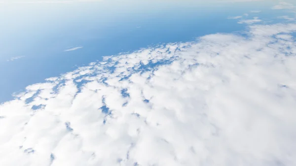 Cielo azul y nubes cúmulos —  Fotos de Stock