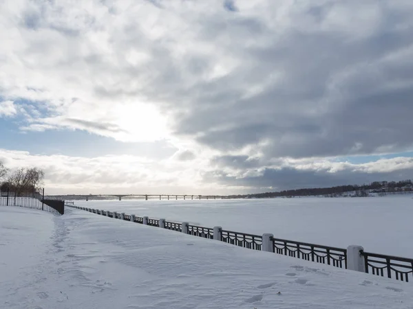 Donmuş Volga, Kostroma çıkabilir — Stok fotoğraf