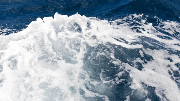 Modrá pěna mořské vody — Stock fotografie