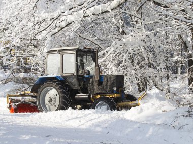 Traktör için kar temizleme
