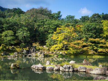 Arashiyama, Kyoto, Japonya Tenryuji tapınağında Japon bahçesi. 