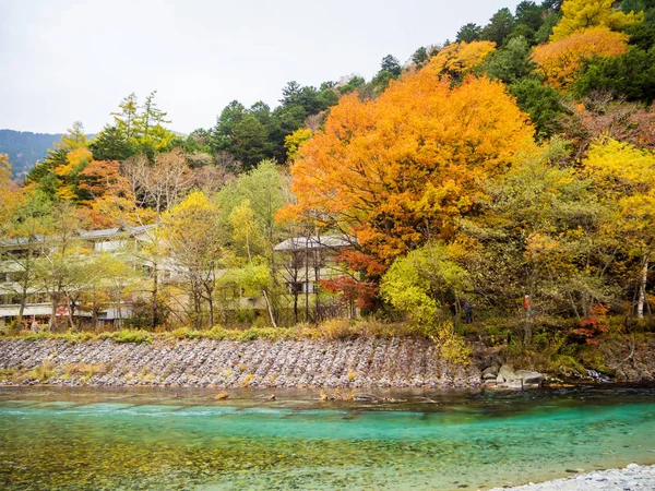 Fall (Autumn) color of Japan Alps area at Kamikochi natural park in Matsumoto, Japan — Stock Photo, Image