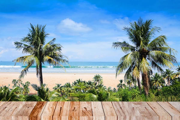 Estate spiaggia sfondo con legno plancia spazio — Foto Stock