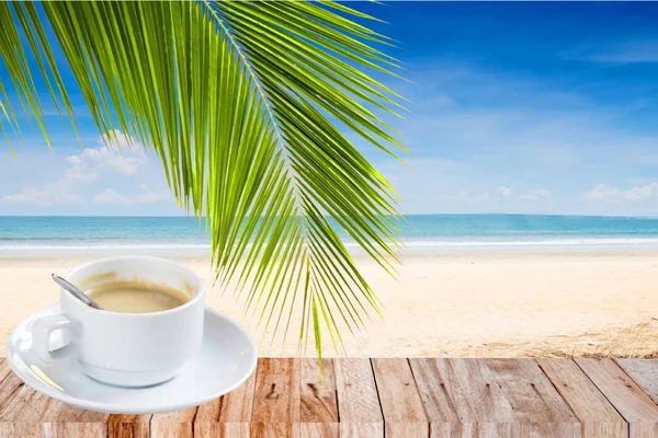 Koffie tijd op strand — Stockfoto