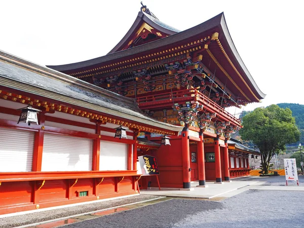 Saga, Japão 9 de dezembro de 2015: Santuário de Yutoku Inari com mudança de cor de — Fotografia de Stock