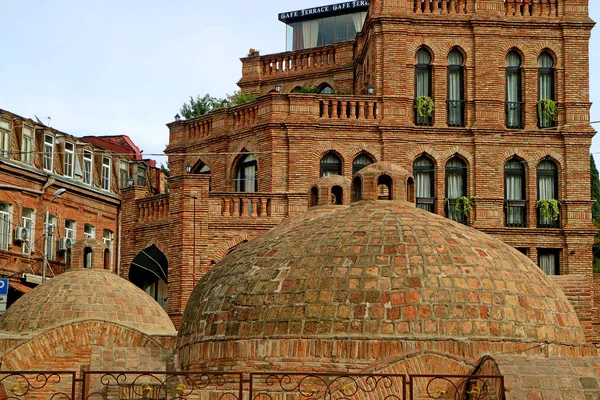 Telhado Forma Cúpula Impressionante Dos Banhos Enxofre Históricos Tbilisi Old — Fotografia de Stock