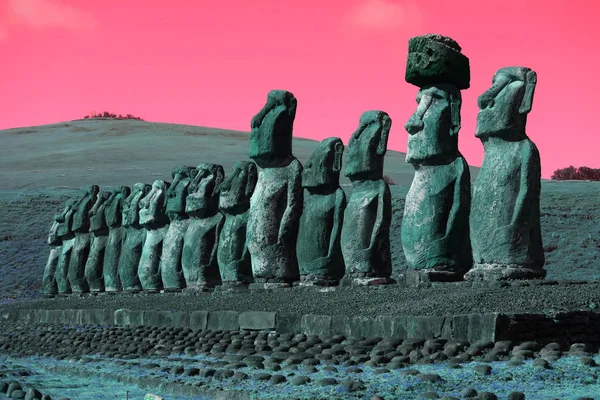 Arte Pop Surrealista Estilo Enorme Moai Estatuas Ahu Tongariki Isla — Foto de Stock