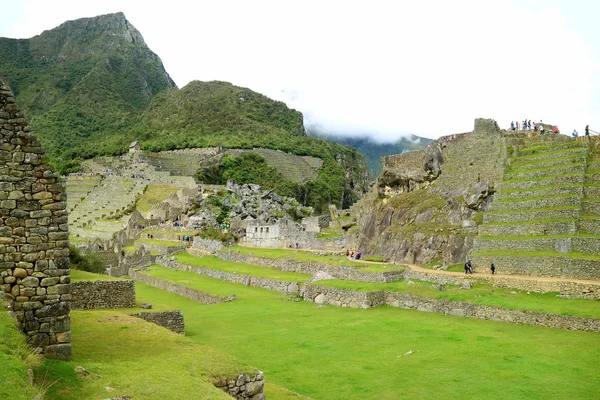 Les Visiteurs Aiment Explorer Intérieur Des Restes Machu Picchu Inca — Photo