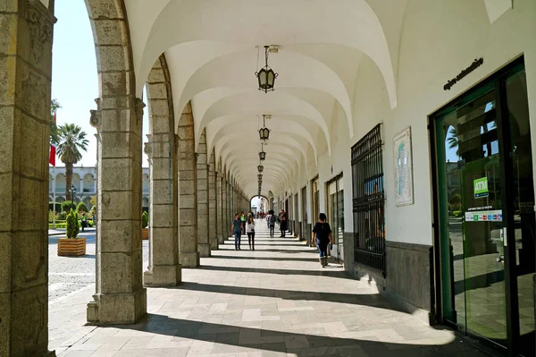 Die Passage Des Neoklassischen Gebäudes Auf Der Plaza Armaz Des — Stockfoto