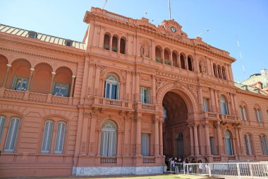 Birçok Ziyaretçi Ünlü Casa Rosada 'yı ya da Pembe Saray' ı, Buenos Aires 'teki Başkanlık Sarayı' nı, Arjantin 'i, Güney Amerika' yı ziyaret etmeyi bekliyor.