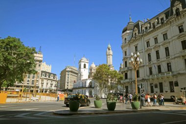 Plaza de Mayo, Buenos Aires 'in ana meydanı 2018 Nisan' ındaki yenileme sırasında, Arjantin, Güney Amerika