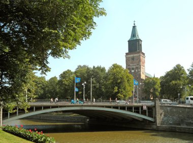 Turku Katedrali, Turku, Finlandiya, Avrupa 'da Aura nehrinin kıyısındaki önemli kent simgesi.