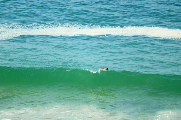 Man Swimming Big Waves Beautiful Turquoise Blue Atlantic Ocean — Stock Photo, Image