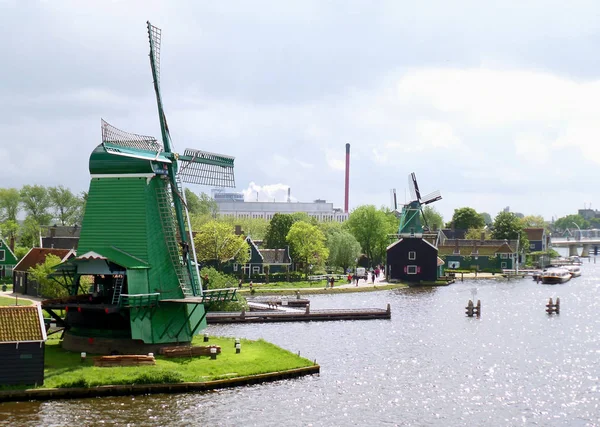 Historiska Nederländska Väderkvarnar Och Bondgårdar Zaanse Schans Zaandam Nederländerna — Stockfoto