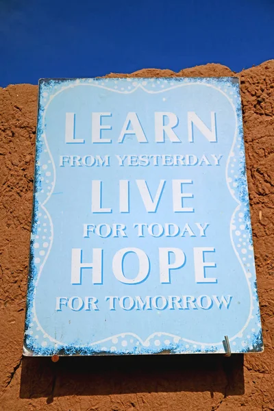Light Blue Colored Inspirational Quote Board Clay Wall — Stock Photo, Image