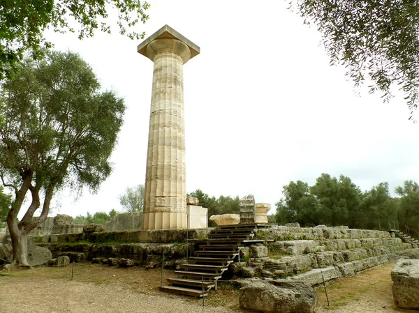Coluna Templo Zeus Sítio Arqueológico Antiga Olímpia Peloponeso Grécia — Fotografia de Stock