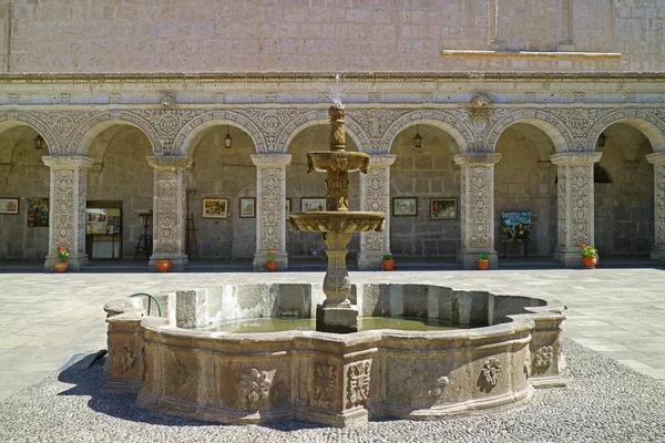 Πανέμορφο Μοναστήρι Της Εκκλησίας Compania Jesus Στην Αρεκίπα Ιστορικός Χώρος — Φωτογραφία Αρχείου