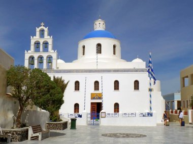 Platsani Kilisesi Caldera Meydanı, Oia Köyü, Santorini Adası, Yunanistan