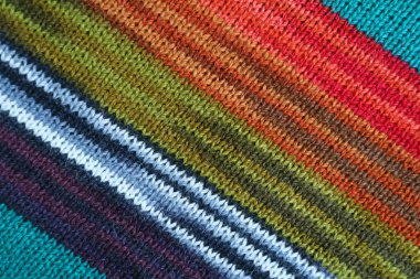 Renkli Çizgili Alpaka Çapraz Desenli Yün Kumaşı