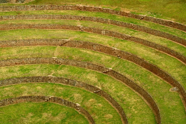 ペルーのクスコ地方の考古学遺跡モレイのインカの円形の農業段丘 — ストック写真