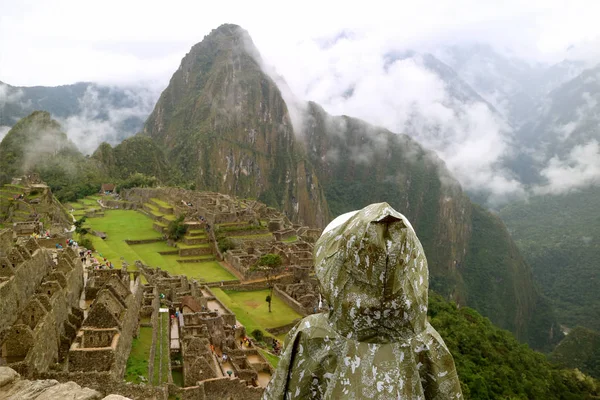 Female Visitor Wearing Raincoat Full Raindrops Looking Machu Picchu Inca — Stock Photo, Image