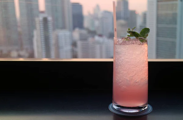 Pastel Pink Cocktails Blurry Skyscrapers View Sunset — ストック写真