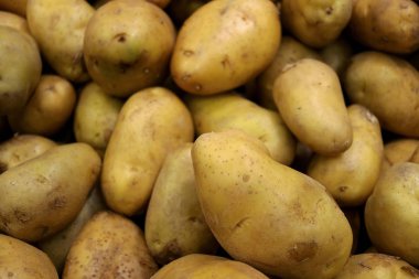 Piyasada Taze Patates Yığını