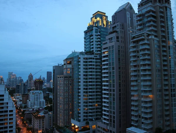 Rascacielos Contra Cielo Nublado Atardecer Bangkok Downtown Capital Tailandia —  Fotos de Stock