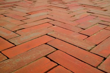 Tayland 'daki Ayutthaya Tarih Parkı' ndaki Terracotta Tuğla Yolu 'nun Geometri Düzeni Azalan Perspektifi