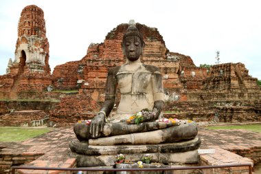 Wat Mahathat 'daki Buda resmi ya da Ayutthaya Tarih Parkı' ndaki Büyük Kalıntı Tapınağı, Ayutthaya, Tayland 'daki Arkeoloji alanı