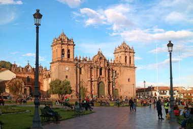 Cusco 'nun ana meydanı, Plaza de Armas' ın ünlü simgesi, Cusco Katedrali, Cusco, Peru, Güney Amerika