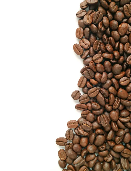 Κάθετη Εικόνα Καβουρντισμένων Κόκκων Καφέ Που Απομονώνονται Λευκό Φόντο Ελεύθερο — Φωτογραφία Αρχείου