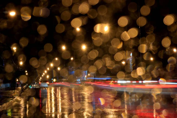 Rua Principal Noite Vista Através Gotas Água Pára Brisas Carro — Fotografia de Stock