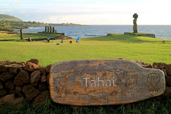 Ahu Tahai Plataforma Cerimonial Com Estátuas Moai Lugar Famoso Para — Fotografia de Stock